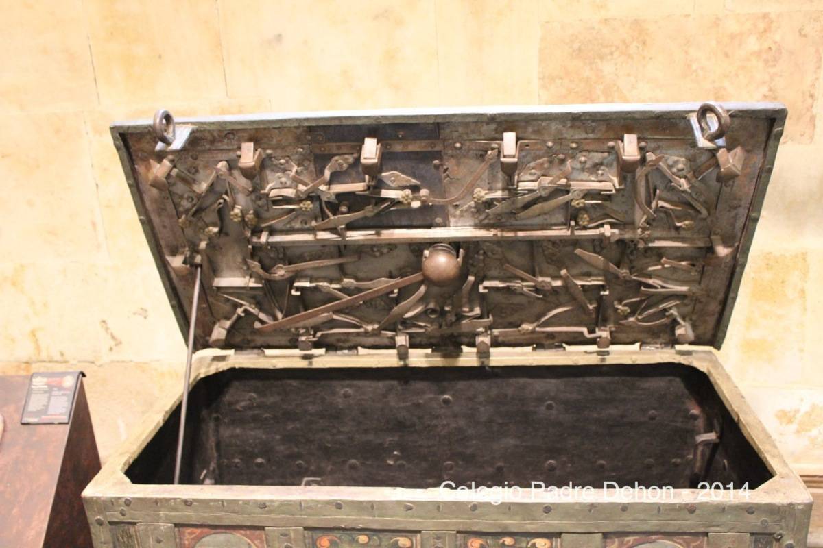 2014 03 22 SALAMANCA UNIVERSIDAD SALA DE LA COLUMNA (182)